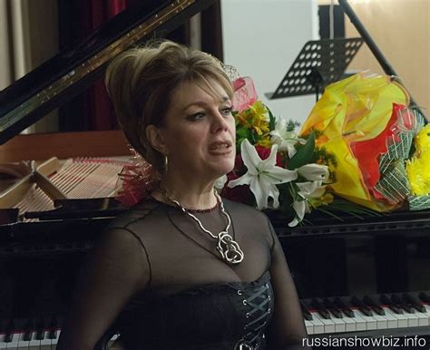 Traducción de textos del azerbaiyán al indonesio. Azerbaiyán declara a Kazarnovskaya "persona no grata" por ...