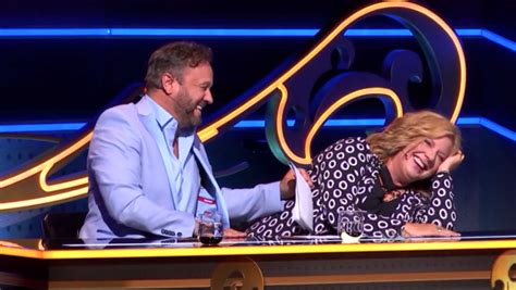 Loretta schrijver is on facebook. Twitteraars lyrisch over Loretta Schrijver in 'The Masked ...