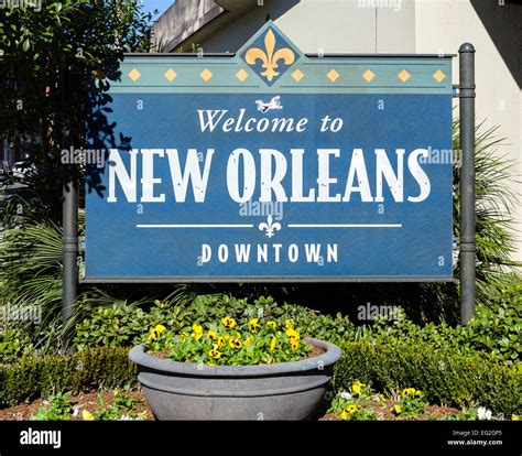 Welcome To New Orleans Downtown Sign Camp Street New Orleans