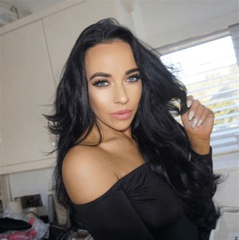 Stephanie Davis Says Her Life Goes Wrong With Blonde Hair As She Goes