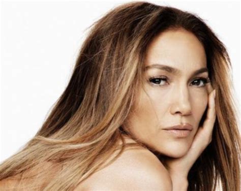 jennifer lopez goes braless as she shows off her incredible cleavage hot sex picture