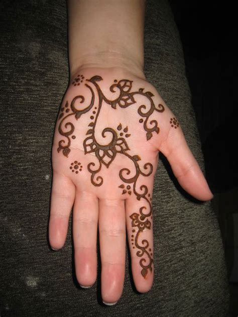 30 Easy And Simple Mehndi Designs And Henna Patterns 2012 Henna Tattoo