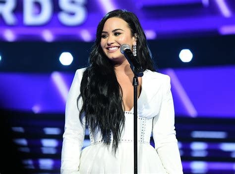 Demi Lovato Just Shaved Half Her Head In An Edgy New Do