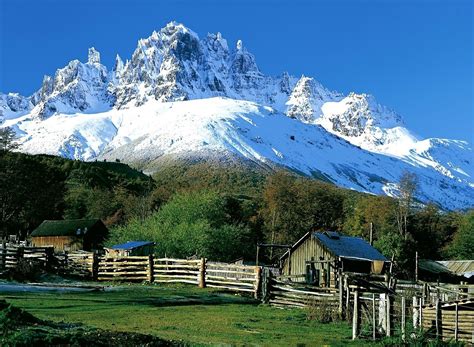 1400x1026 Fence Mountain Trees Grass Snowy Peak Chile Patagonia Hut