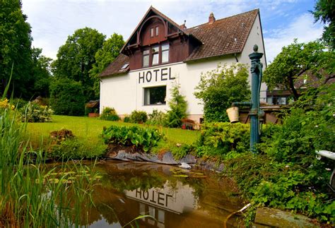 Hotel Altes Forsthaus - Goslarsche Landstr. 1, 31174 Schellerten - Deutscher Hotelführer