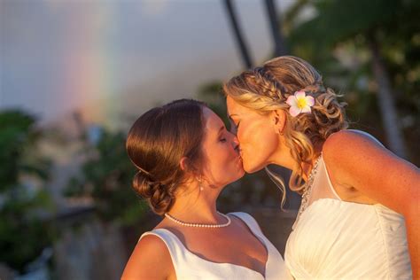 Lesbian Wedding Kisses Brides Rainbow Samesex Wedding Hawaii Lesbian Bride Cute Lesbian