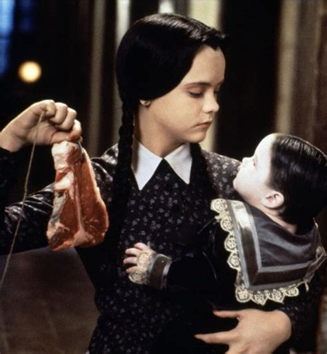 La Famille Addams C Est La Fête - Tout sur la fête d'Halloween ! | Addams family values, Addams family