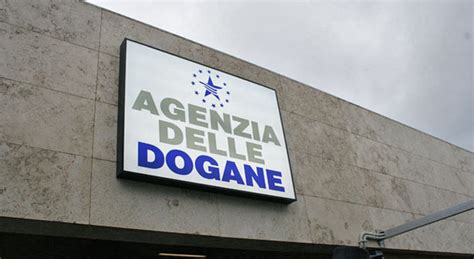 Dopo quelli del 9 novembre, l'agenzia delle dogane e dei monopoli ha pubblicato due nuovi avvisi di rettifica e rinvio dei termini. Roma, furbetti del cartellino all'Agenzia delle Dogane: 12 ...