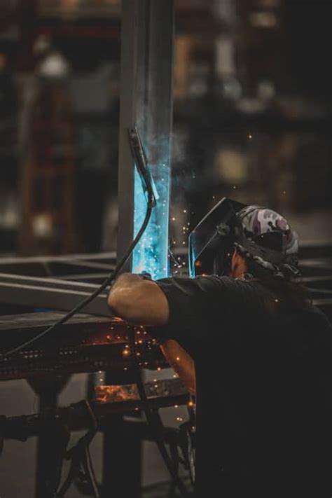 How do you become a welder? How long does a welding helmet last? | Australian General ...