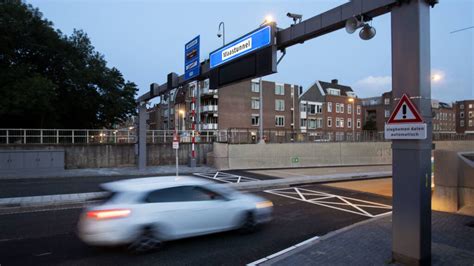 In gesprek met esther ouwehand (pvdd) en lilianne ploumen (pvda) is er een element waar de drie. Rotterdamse fietstunnel onder de Maas dicht voor renovatie ...