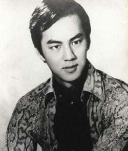 周润发 / 狄龙 / 张国荣 / 朱宝意 / 李子雄 / 田丰 / 吴宇森 / 曾江 / 成奎安 / 徐克. 王晶：戚迹郑晓东就是当年的狄龙和姜大卫(图)_手机新浪网