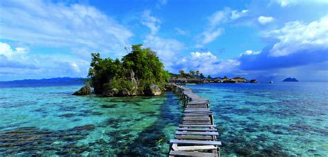 While it has land borders with malaysia to the north as well as east timor and papua new guinea to the east, it also neighbors australia to the south, and palau, the philippines, vietnam, singapore. Introducing Sulawesi: Your Travel Guide - Discover Your ...