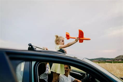 What S The Difference Between A Sunroof And A Moonroof