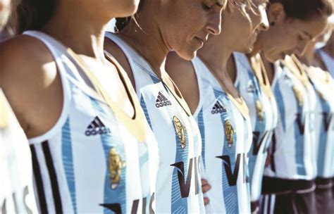 Jessica millaman podrá participar en la liga de hockey femenino de la provincia de. Tic Espor: La nueva camiseta de Las Leonas 2012