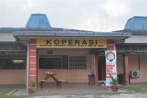 Lawatan ini telah diketuai oleh pk kokurikulum samura en jaafar. MRSM Muar, Maktab Rendah Sains MARA in Muar