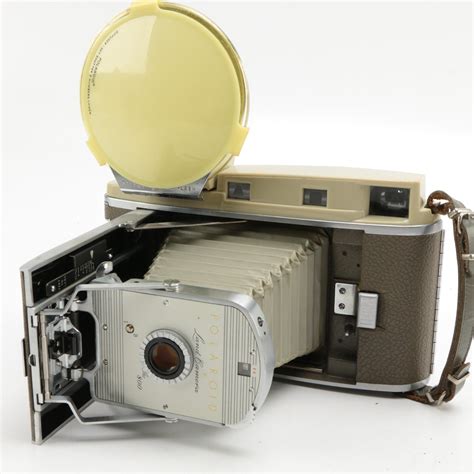 Vintage Polaroid The 800 Land Camera Ebth