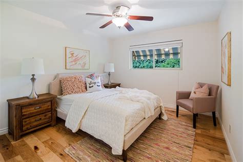 Downrods, or ceiling fan mounting rods, allow a ceiling fan to be mounted on either a vaulted or flat ceiling and are available up to 72 inches long. What size ceiling fan do I need? - Great Ceiling Fans