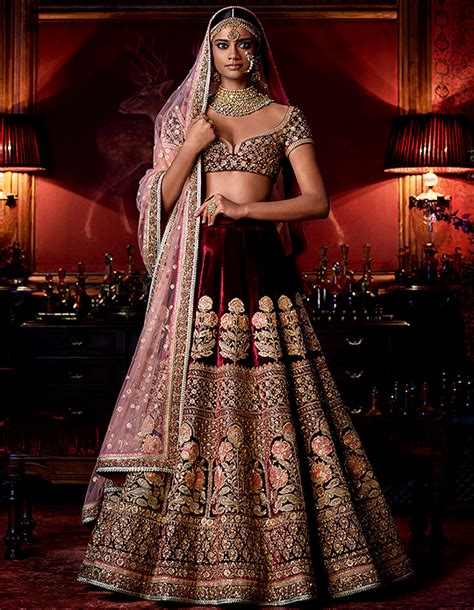Baawri Indian Bridal Wear Sabyasachi Lehenga Bridal Bridal Lehenga Red