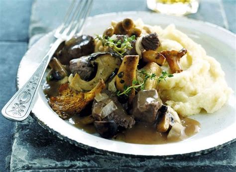 Ragoût de sanglier à la bière et aux champignons