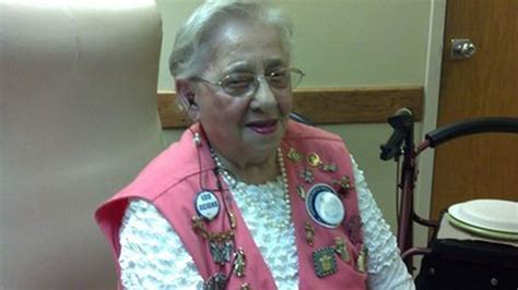 Joke Cracking 93 Year Old Woman Walks To Volunteer At Alabama Hospital
