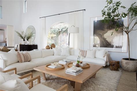 28 Ways To Decorate With White In The Living Room
