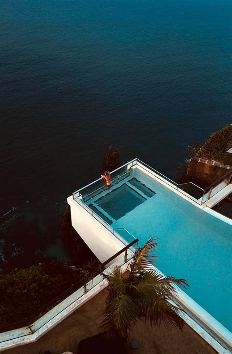Luxury Pool Pictures Download Free Images On Unsplash