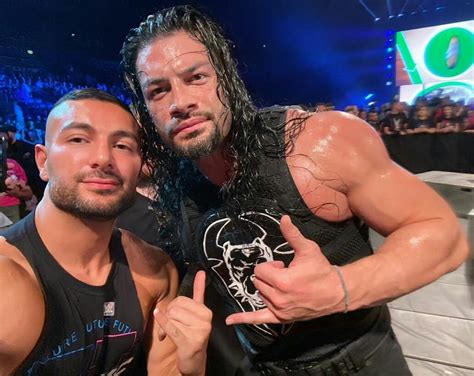 Roman reigns will put his universal championship on the line against his own cousin, jey uso, at wwe clash of champions! WWE News: Roman Reigns Suffers Potential Injury At Live Event