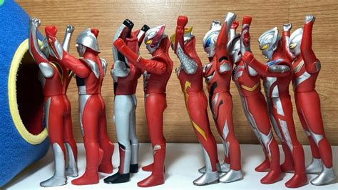 Red Ultraman Fly Into One After Another 赤ウルトラマン飛びます飛びます Ultraman 奥特
