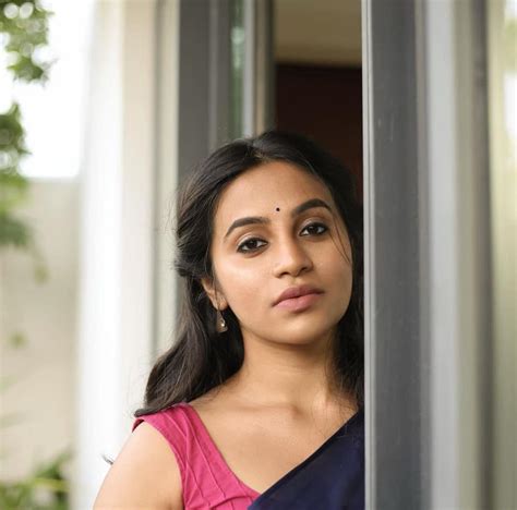 Tamil Actress Bhavani Sre Latest Photos Navel Queens