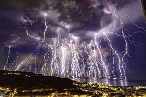 Incredible Time Lapse Photo Captures Hour Long Lightning Storm In One