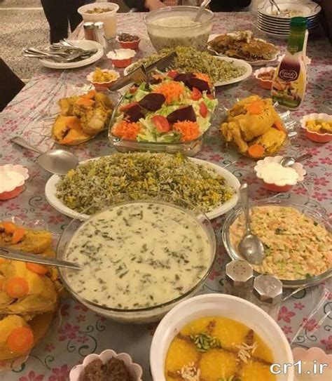 سفره هفت سینی که امروزه بیشتر مرسوم است داری هفت مورد از چیزهای مانند: تزیین سفره غذا با بهترین و زیباترین ایده های ایرانی