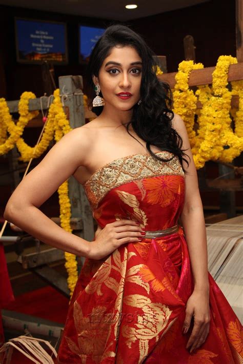 Regina Cassandra At An Ode To Weaves And Weavers Fashion Show Ritzystar