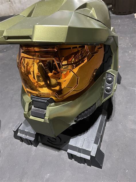 Halo 3 Legendary Edition Master Chief Helmet And Stand W Cover Great