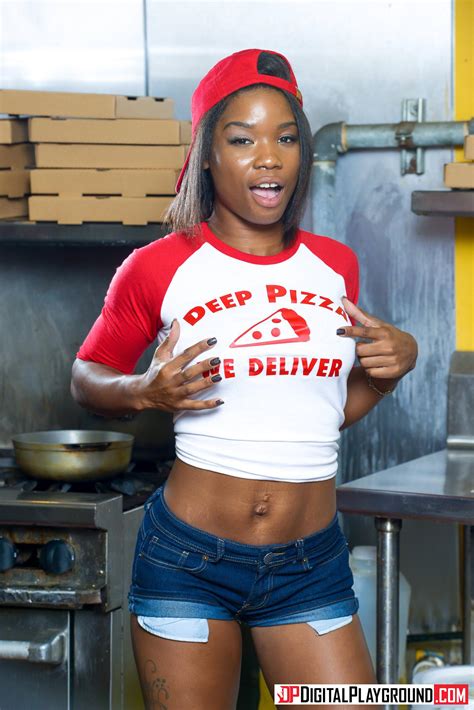 Delivery Girl Is Fucking Her Client Photos Mya Mays Kyle Mason