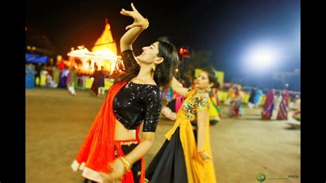 Gujarat Navratri Beautiful Girl Garba Dance 2017 Video Youtube