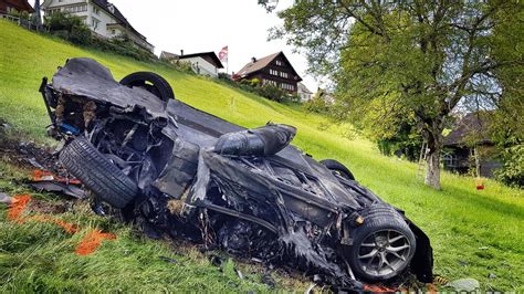 Despite this, hammond's rimac managed to leave the road approximately 200 metres after the finish line, immediately following the right and left turns which you can see on the what happened there in my opinion. 5 napig égett a Richard Hammond által összetört Rimac ...