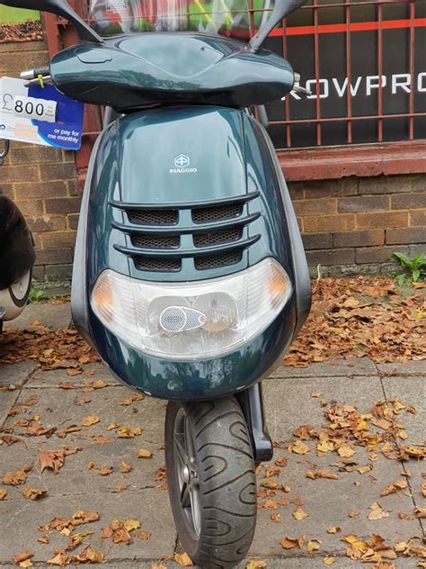 The new piaggio beverly 400 sets a new benchmark in performance for the class and had been enhanced with a range of upgrades including, led lights. PIAGGIO HEXAGON 180 - Ital Scooters