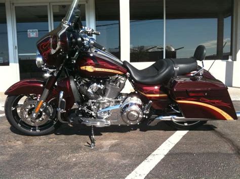 I`m thinkin thats what i want. 2010 Harley Davidson Screaming Eagle Street Glide ...
