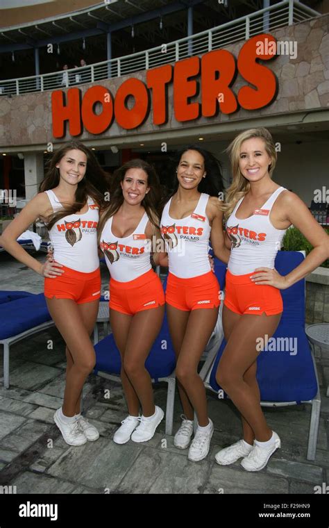 Las Vegas Nv Usa 14th Sep 2015 Hooters Girls At Arrivals For World S Largest Hooters Opens