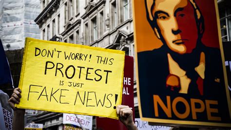 It Will Take More Than Newsguards Team Of Journalists To Stop The Spread Of Fake News Vox