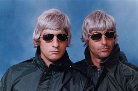 Riceviamo dall'attore e autore emilio solfrizzi una lettera aperta di un lavoratore dello da oasis a oesais: Toti e Tata, gli anni '90 della televisione barese e una ...