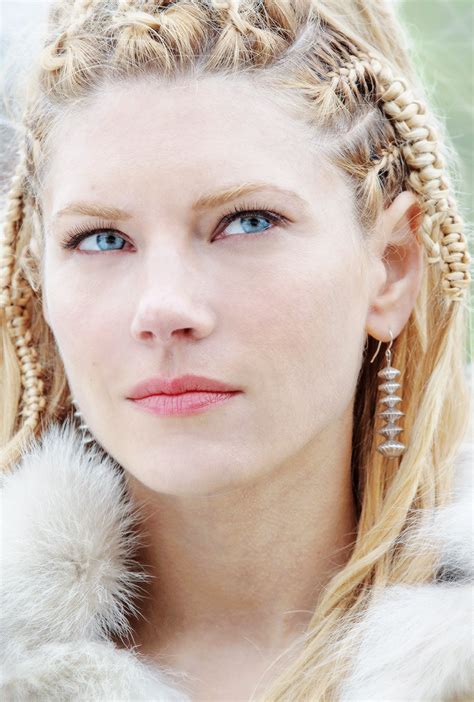 I Actually Like The Braids On The Side They Look Like Chains Lagertha
