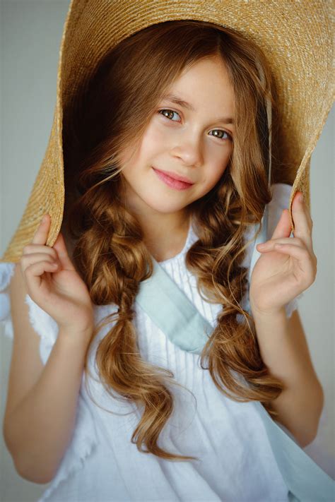 Детское профессиональное модельное портфолио в Москве Ксения Шестак
