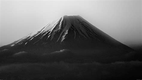 Ad54 Fuji Dark Mountain Alone