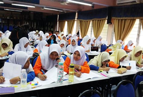 Hal ini bersesuaian dengan hasrat sekolah untuk melahirkan modal insan berminda kelas pertama. Smk Seksyen 19 Shah Alam / Seksyen 19 Shah Alam Flat For ...