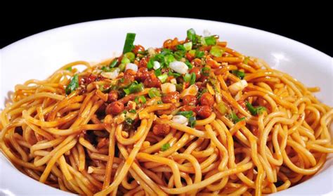 It is high on flavour, aroma and taste. 8 Famous Noodles to Try in China - Easy Tour China