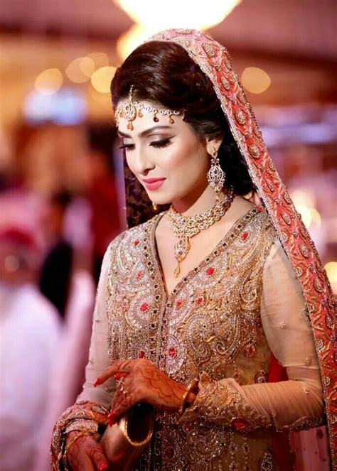 Ayeza Khan On Her Valima Aiza Khan Wedding Desi Wedding Wedding Pics