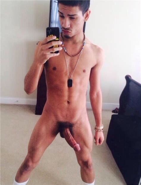 Nude Fit Man With A Large Penis Nude Selfie Blog