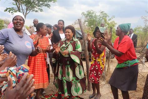Zimbabwean First Lady Auxilia Mnangagwa In A Drive To Empower Sex