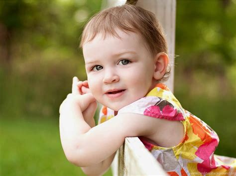 For cuteness there are no such words that can explain feelings. Cute Baby Whatsapp Dp Whatsapp Status Desktop Background